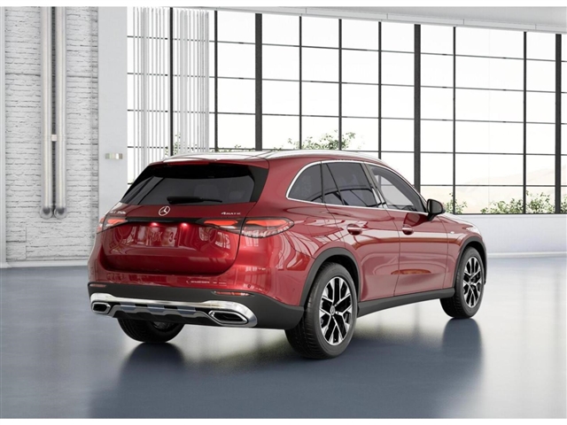 2025 Mercedes-Benz GLC 