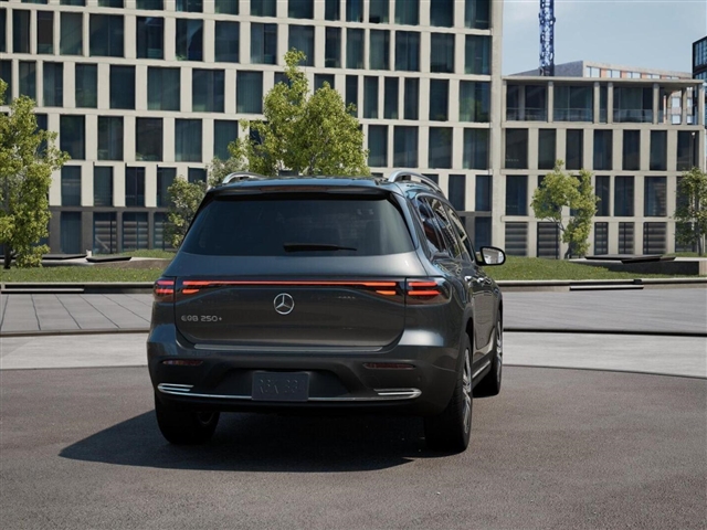 2025 Mercedes-Benz EQB 