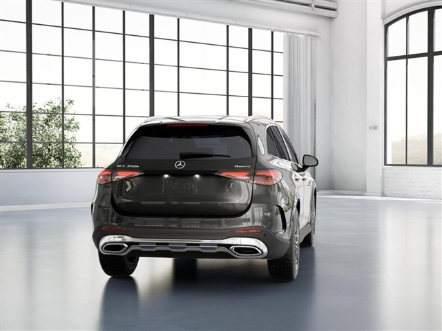 2025 Mercedes-Benz GLC 