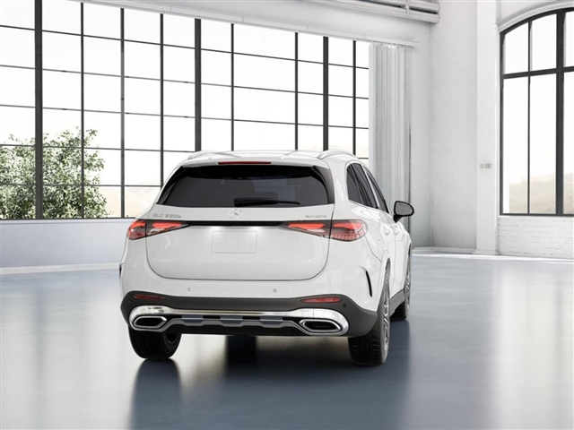 2025 Mercedes-Benz GLC 