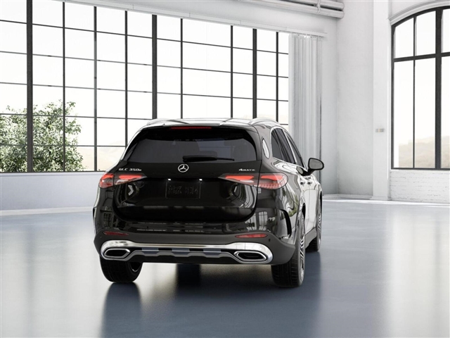 2025 Mercedes-Benz GLC 