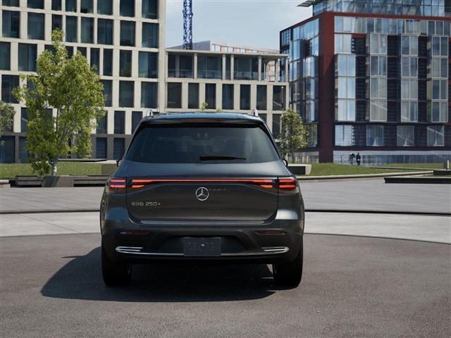 2025 Mercedes-Benz EQB 