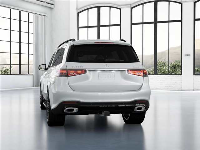 2025 Mercedes-Benz GLS 