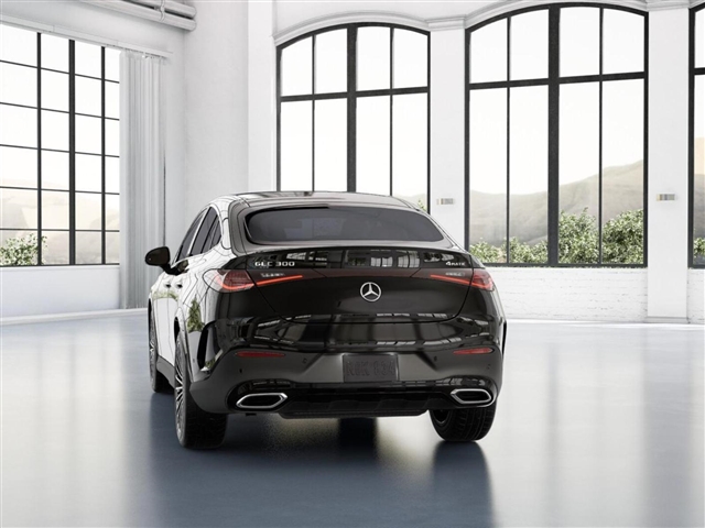 2025 Mercedes-Benz GLC 