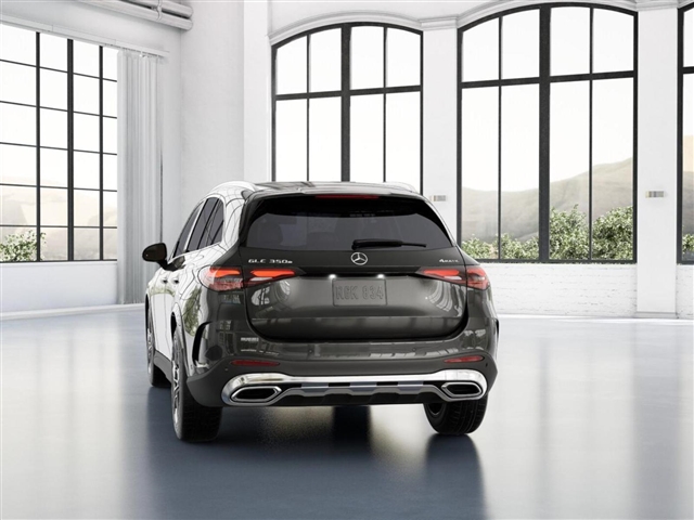 2025 Mercedes-Benz GLC 