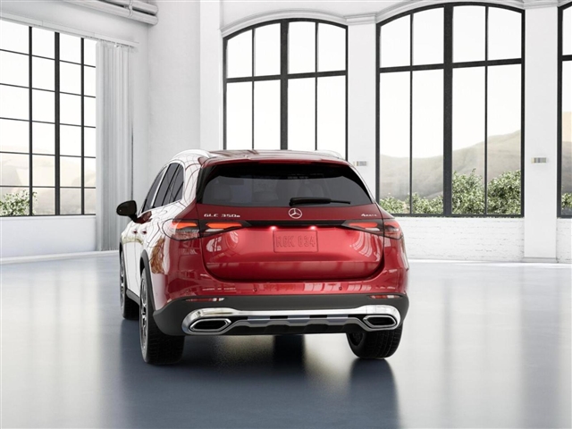 2025 Mercedes-Benz GLC 