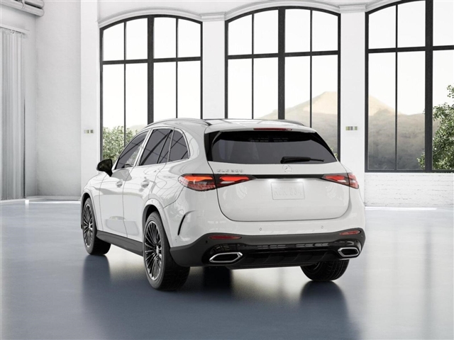 2025 Mercedes-Benz GLC 