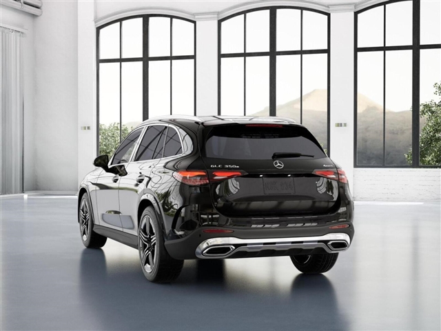 2025 Mercedes-Benz GLC 