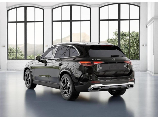 2025 Mercedes-Benz GLC 