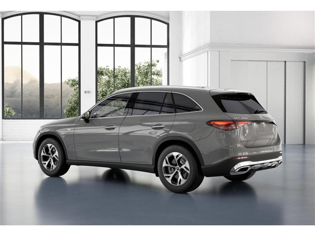 2025 Mercedes-Benz GLC 