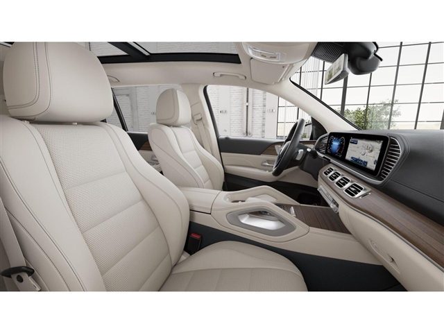 2025 Mercedes-Benz GLS 