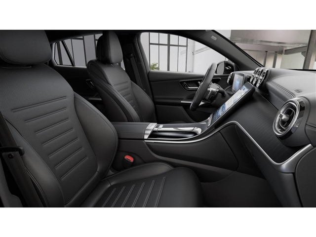 2025 Mercedes-Benz GLC 