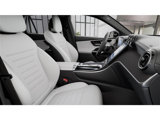2025 Mercedes-Benz GLC 