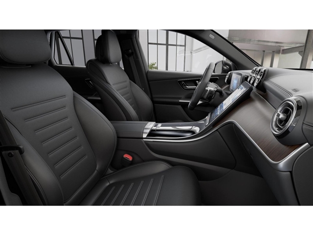 2025 Mercedes-Benz GLC 