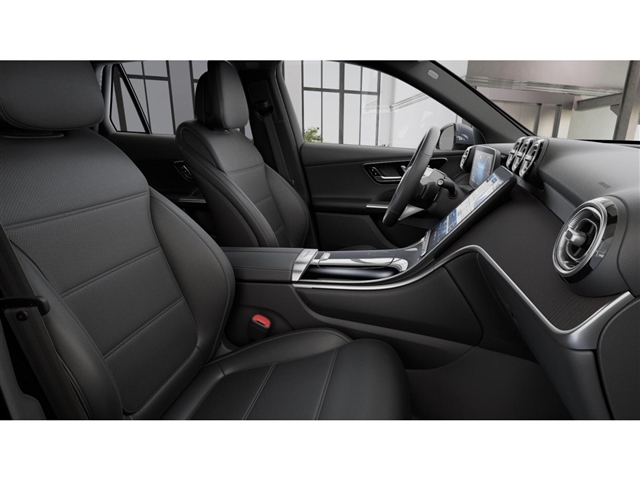 2025 Mercedes-Benz GLC 