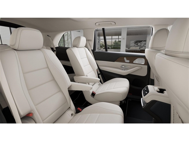 2025 Mercedes-Benz GLS 