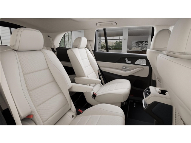 2025 Mercedes-Benz GLS 