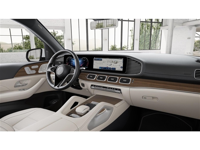 2025 Mercedes-Benz GLS 