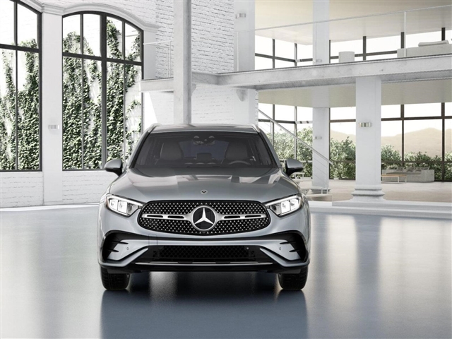 2025 Mercedes-Benz GLC 
