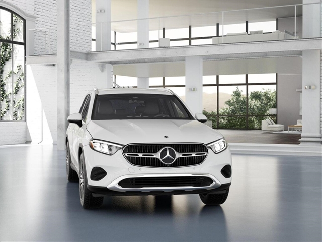 2025 Mercedes-Benz GLC 