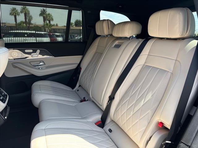 2025 Mercedes-Benz GLS 