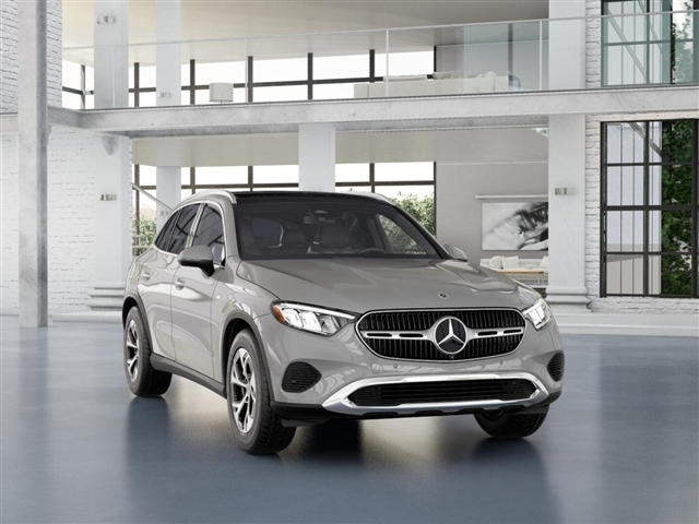 2025 Mercedes-Benz GLC 
