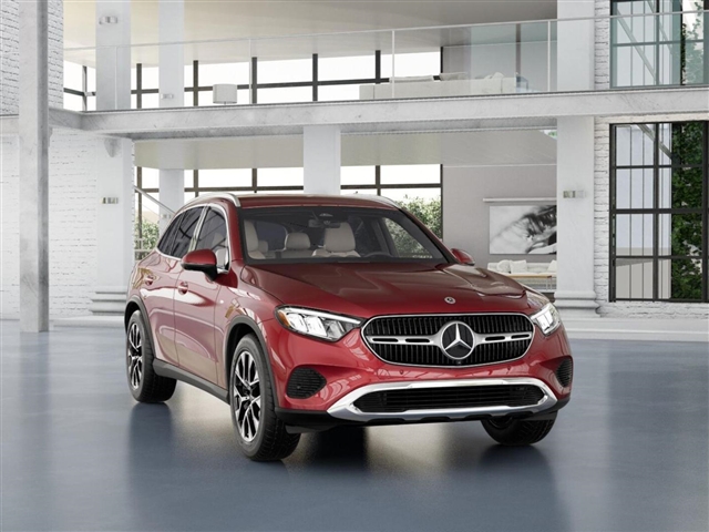 2025 Mercedes-Benz GLC 