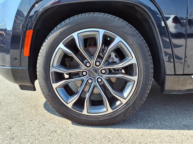 2024 Jeep Grand Wagoneer L Series III - Photo 10