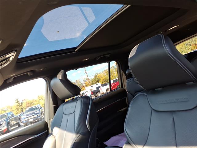 2024 Jeep Grand Cherokee L Overland - Photo 11