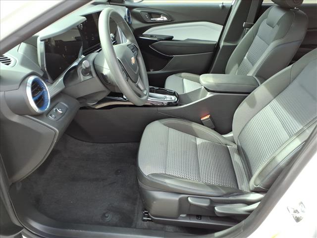 2024 Chevrolet Trax LT - Photo 11