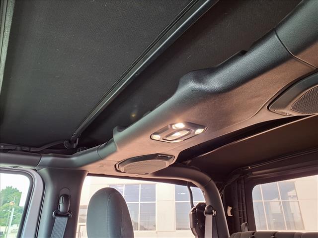 2020 Jeep Wrangler Willys - Photo 12