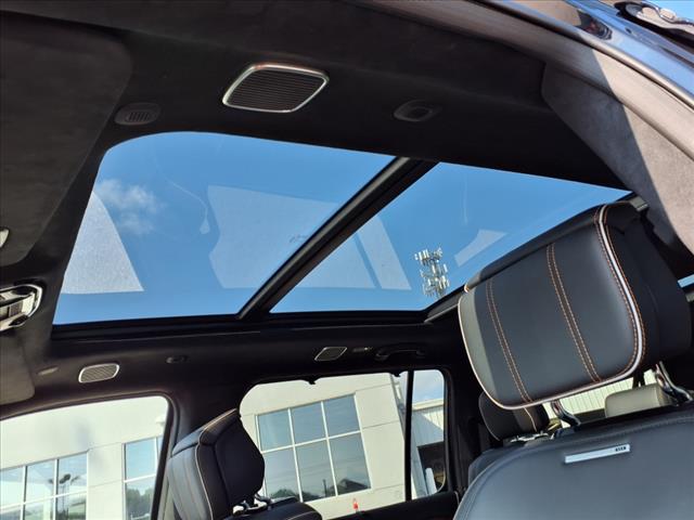 2024 Jeep Grand Wagoneer L Series III - Photo 12