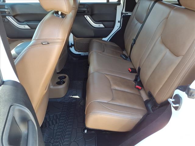 2015 Jeep Wrangler Unlimited Sahara - Photo 13