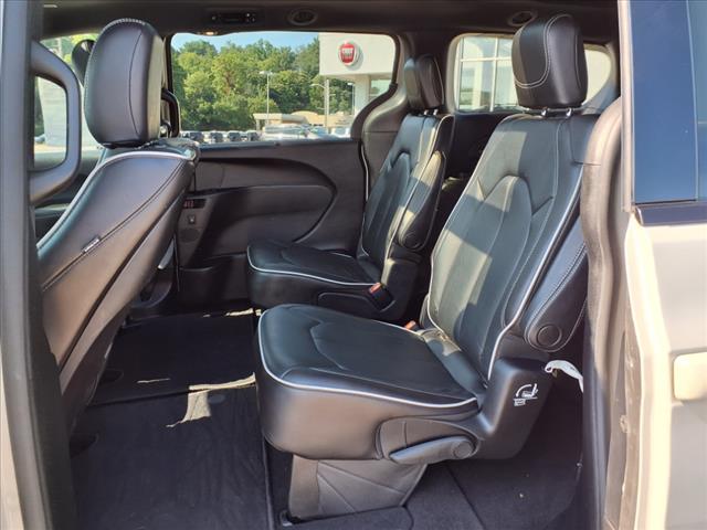 2021 Chrysler Pacifica Limited - Photo 13