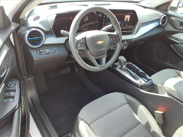 2024 Chevrolet Trax LT - Photo 13