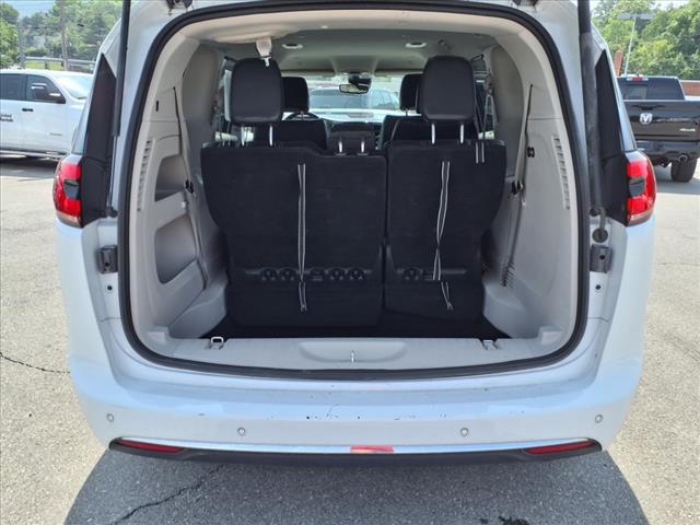 2023 Chrysler Pacifica Touring L - Photo 14