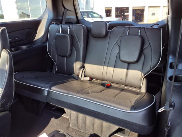 2021 Chrysler Pacifica Limited - Photo 15