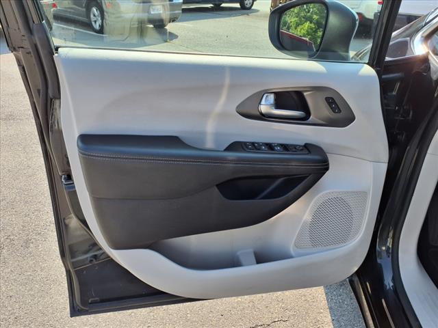2023 Chrysler Pacifica Touring L - Photo 16