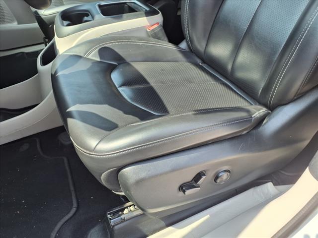 2023 Chrysler Pacifica Touring L - Photo 17