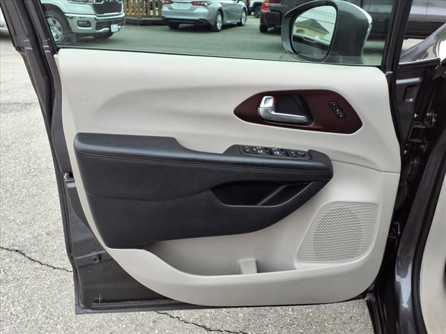 2020 Chrysler Pacifica Limited - Photo 17