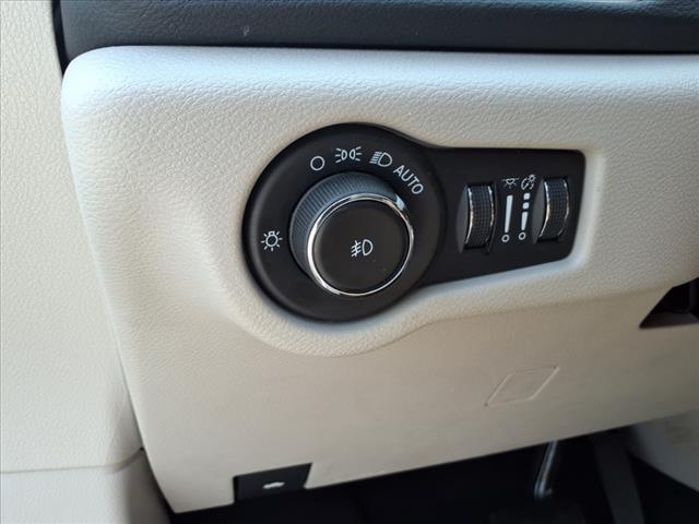 2023 Chrysler Pacifica Touring L - Photo 18