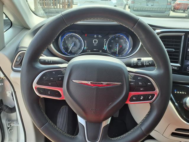 2023 Chrysler Pacifica Touring L - Photo 19