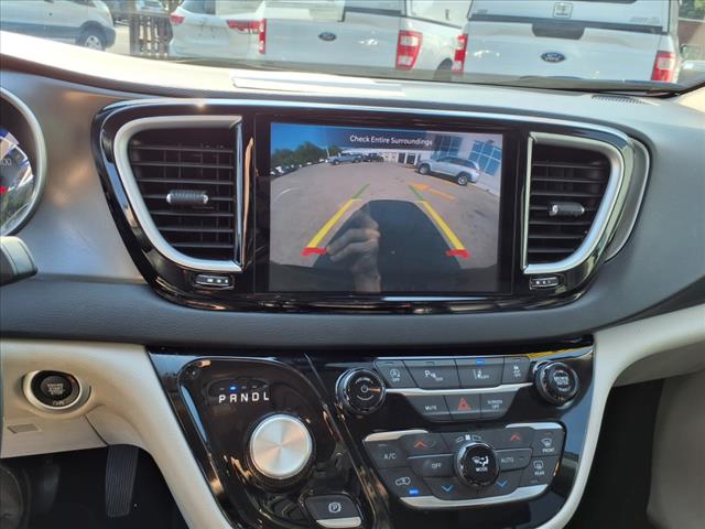 2023 Chrysler Pacifica Touring L - Photo 24