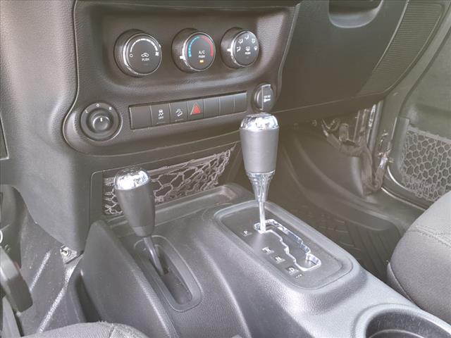 2018 Jeep Wrangler JK Unlimited Willys Wheeler W - Photo 25