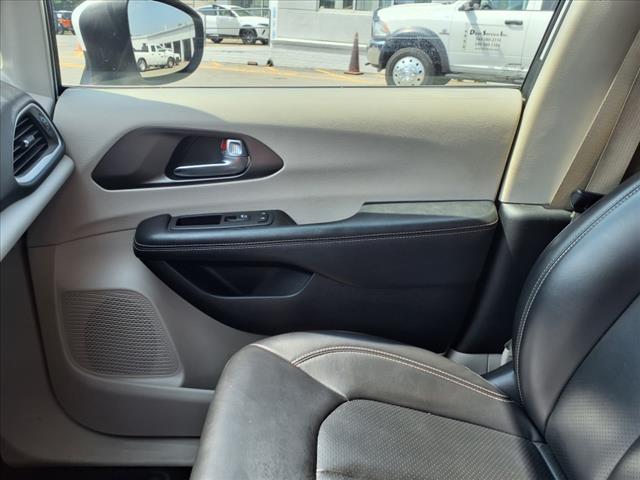 2023 Chrysler Pacifica Touring L - Photo 27