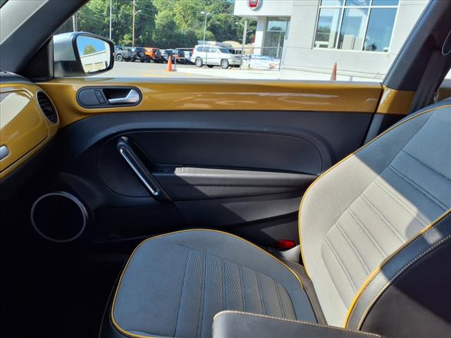 2017 Volkswagen Beetle 1.8T Dune - Photo 28