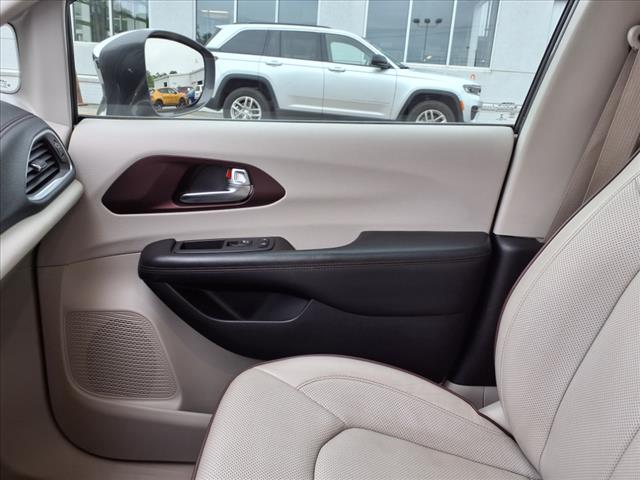 2020 Chrysler Pacifica Limited - Photo 29