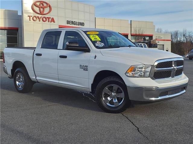 2022 RAM 1500 Classic SLT - Photo 2