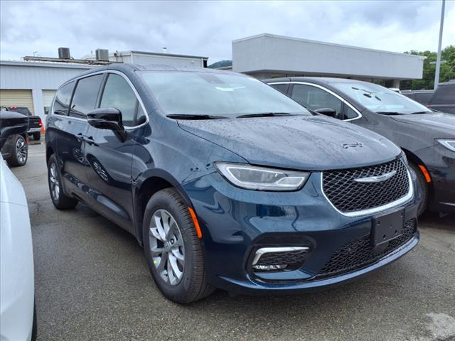 2025 Chrysler Pacifica Select All-Wheel Drive Passenger Van - Photo 2