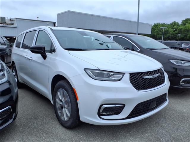 2025 Chrysler Pacifica Select All-Wheel Drive Passenger Van - Photo 2